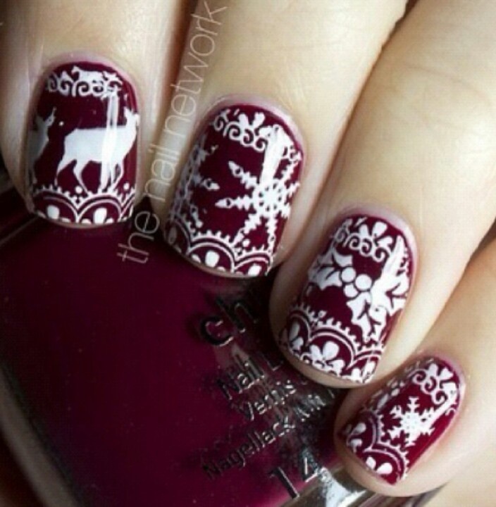 Winter Reindeer Snow Nail Design